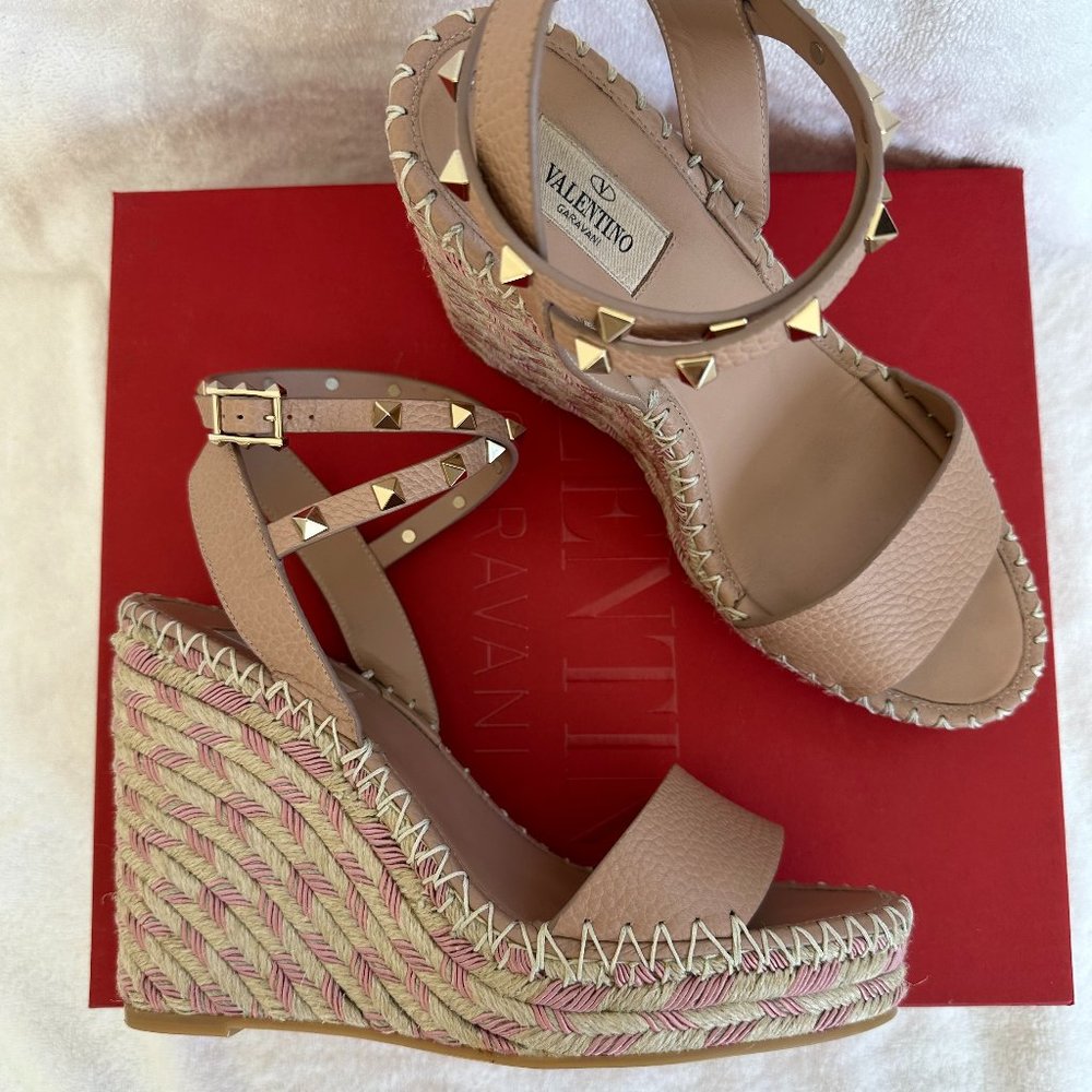 Valentino Garavani Rockstud Wedge Espadrilles - Rose Cannelle & Naturale